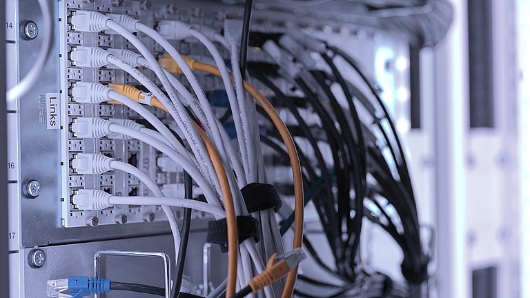 Verbesserte digitale und physische Sicherheit durch zentrale Verwaltung